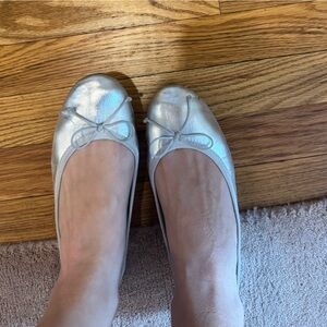 Elegant Silver Flats for Women